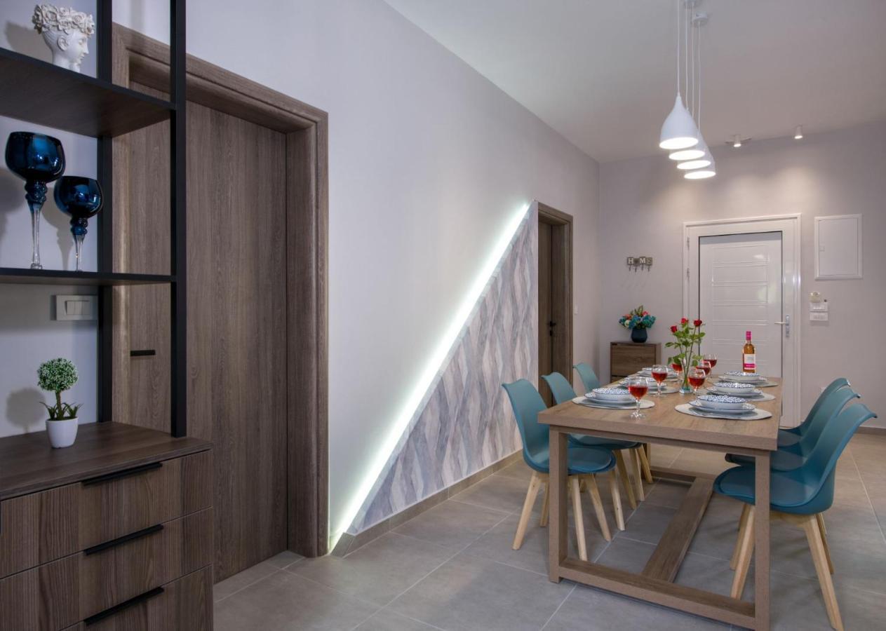 Stalós Luxury Villa Eva-Mari With Jacuzzi, 50M From The Beach מראה חיצוני תמונה