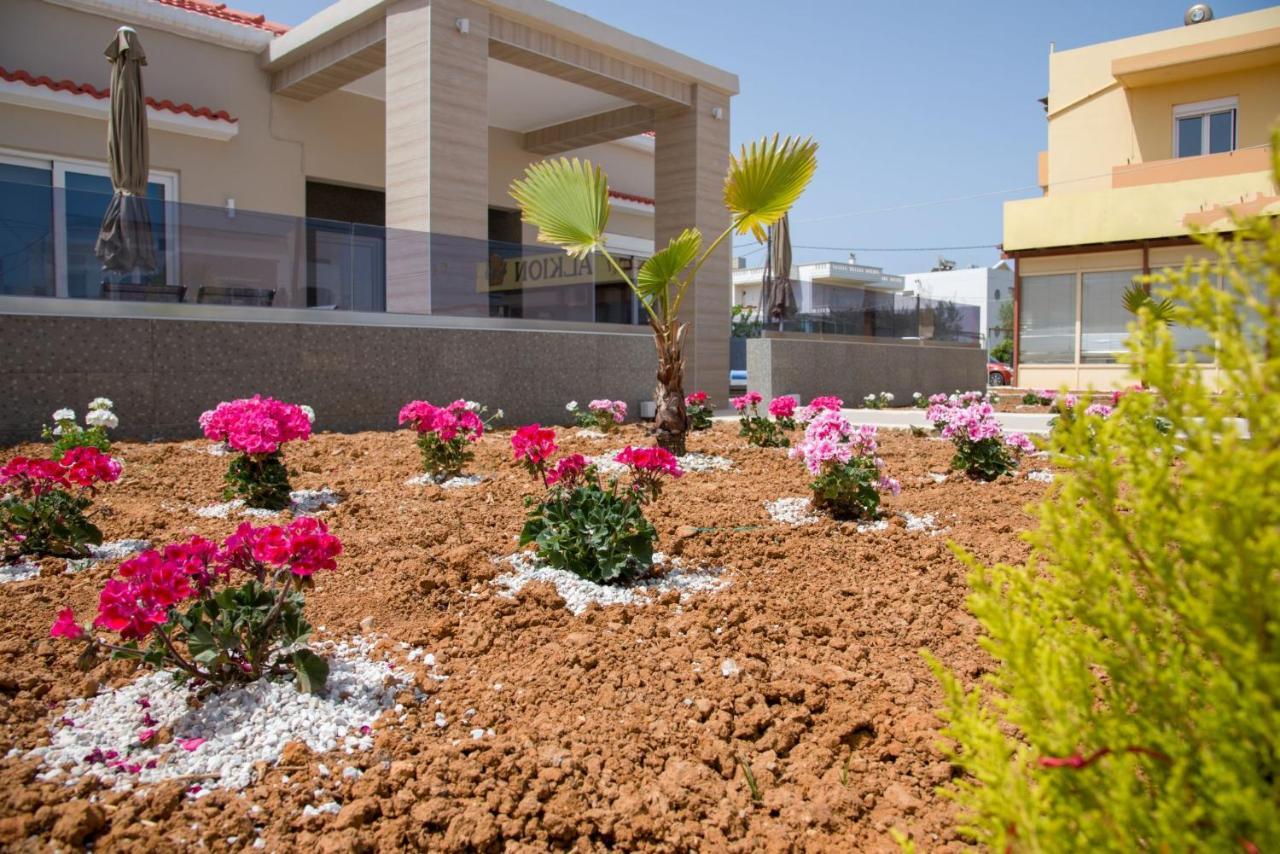 Stalós Luxury Villa Eva-Mari With Jacuzzi, 50M From The Beach מראה חיצוני תמונה