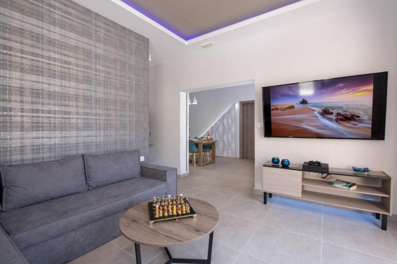 Stalós Luxury Villa Eva-Mari With Jacuzzi, 50M From The Beach מראה חיצוני תמונה