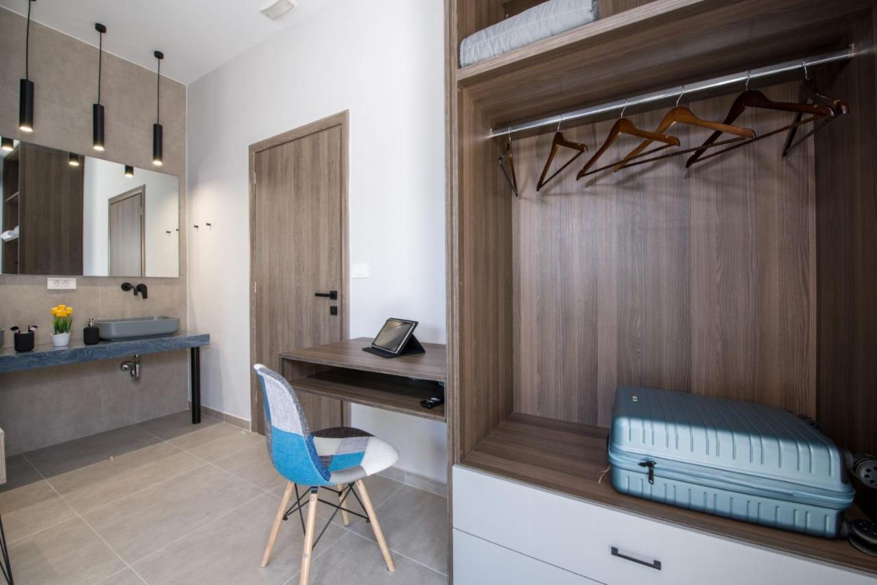 Stalós Luxury Villa Eva-Mari With Jacuzzi, 50M From The Beach מראה חיצוני תמונה