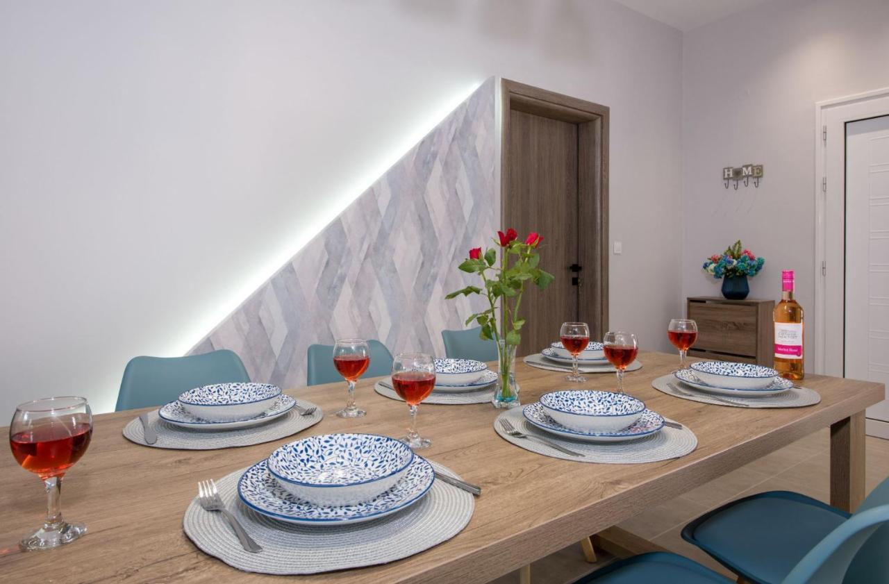 Stalós Luxury Villa Eva-Mari With Jacuzzi, 50M From The Beach מראה חיצוני תמונה