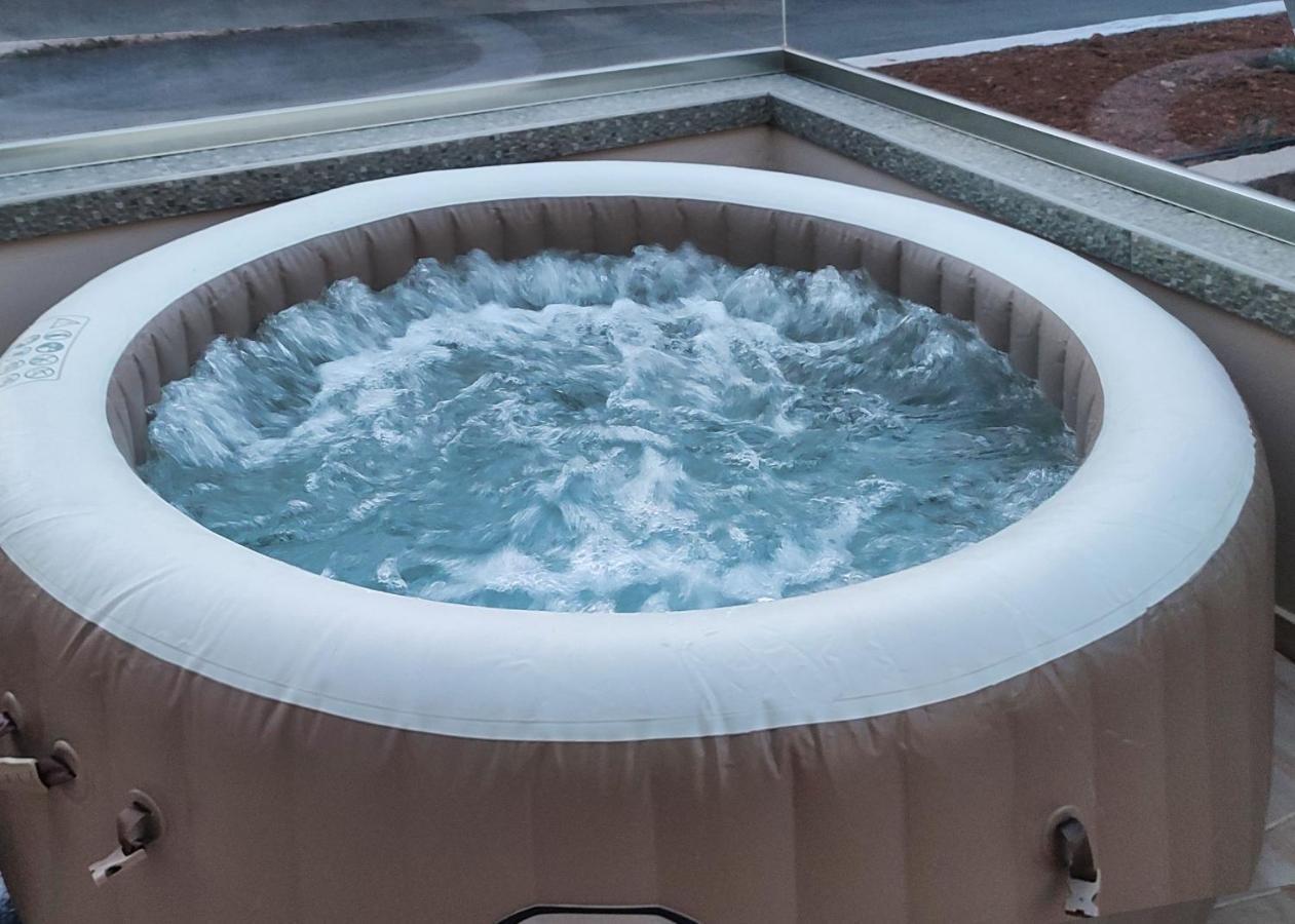 Stalós Luxury Villa Eva-Mari With Jacuzzi, 50M From The Beach מראה חיצוני תמונה