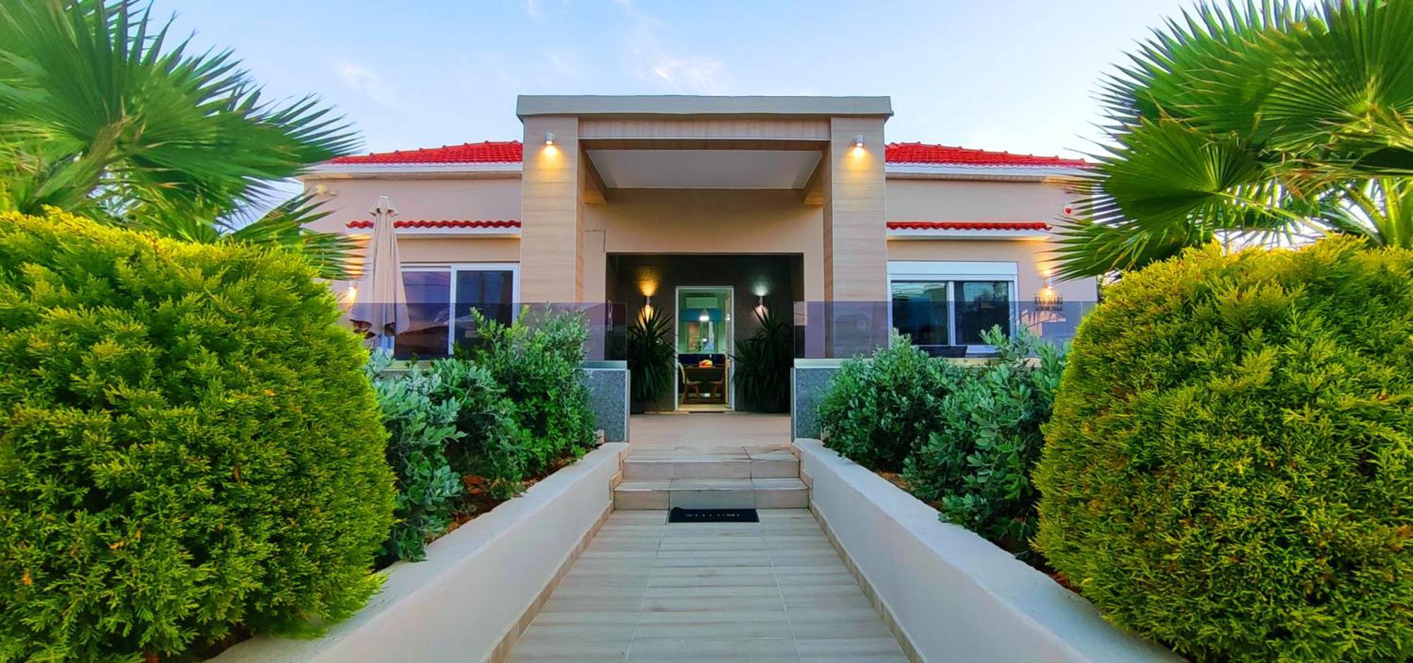 Stalós Luxury Villa Eva-Mari With Jacuzzi, 50M From The Beach מראה חיצוני תמונה