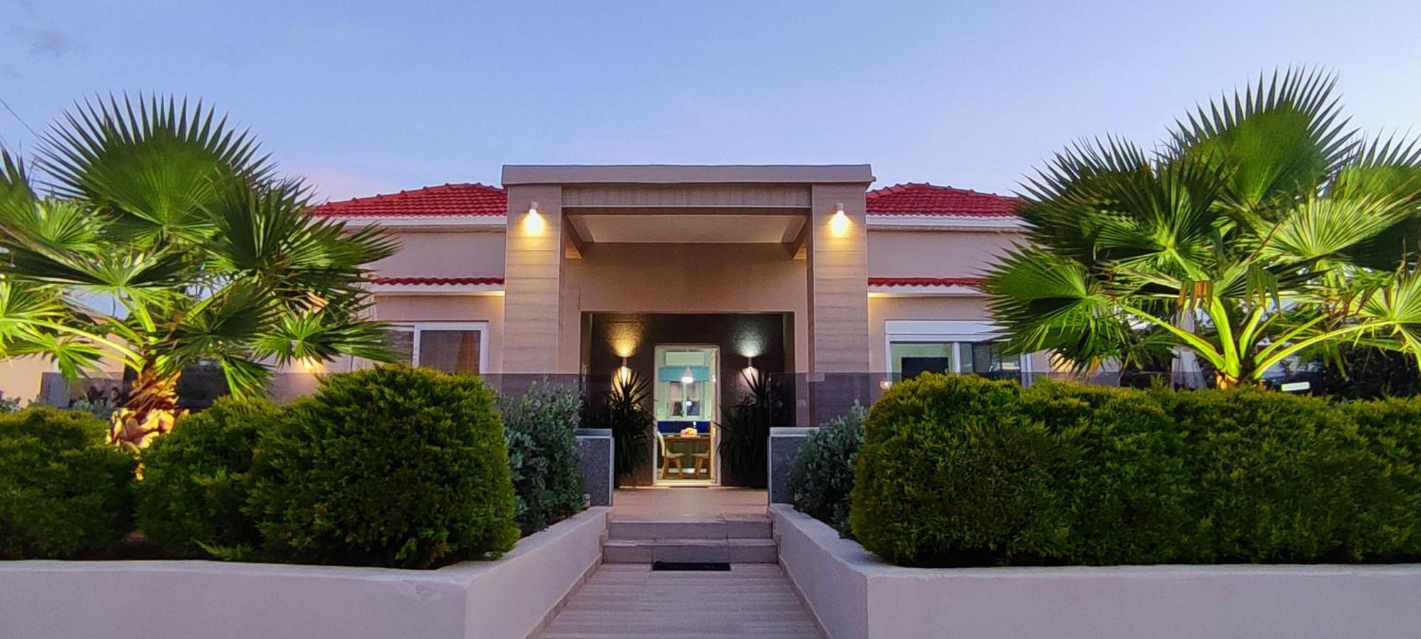 Stalós Luxury Villa Eva-Mari With Jacuzzi, 50M From The Beach מראה חיצוני תמונה