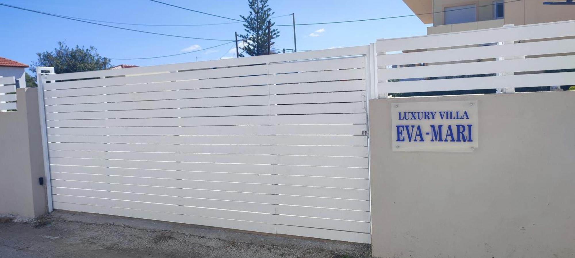 Stalós Luxury Villa Eva-Mari With Jacuzzi, 50M From The Beach מראה חיצוני תמונה
